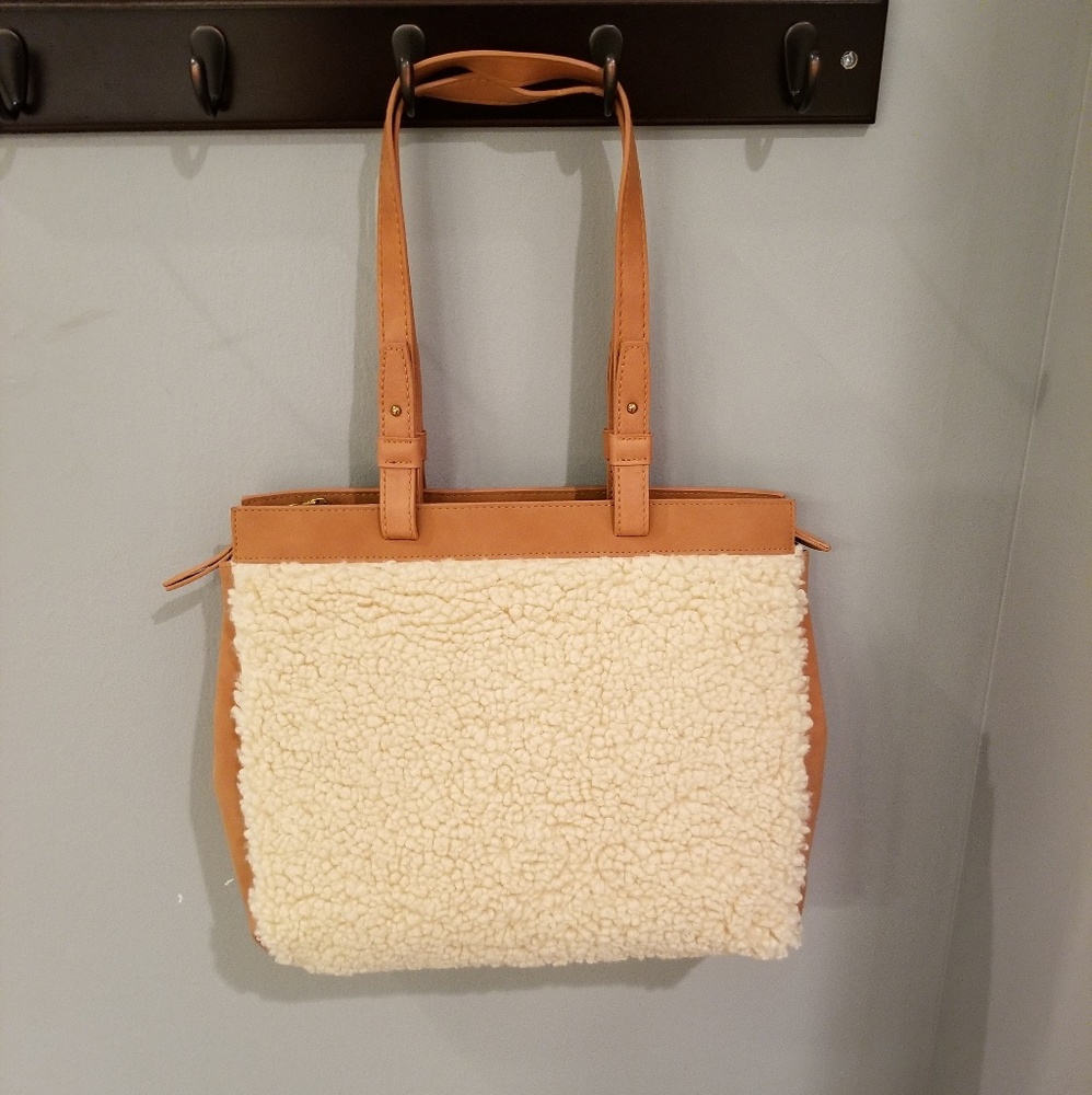 large teddy bear fur tote - Picture 3 of 9